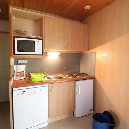 Cosy A : 4 Pers, 2 Chbres, Terrasse, Tennis, Randos, Animaux Acceptes - Fr-1-742-439 * Salers