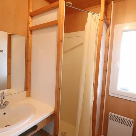 Cosy A : 4 Pers, 2 Chbres, Terrasse, Tennis, Randos, Animaux Acceptes - Fr-1-742-439 Salers